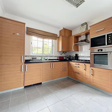 بيت للعطل Moradia Uriel *