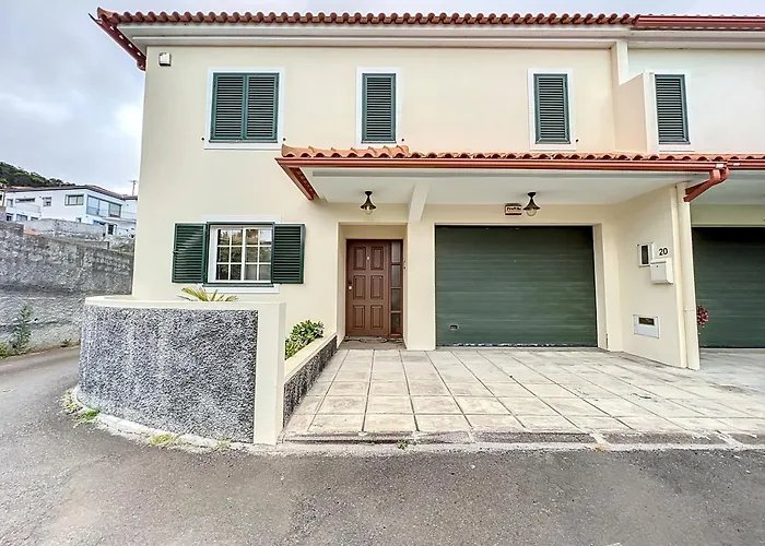 Moradia Uriel * Santa Cruz (Madeira)