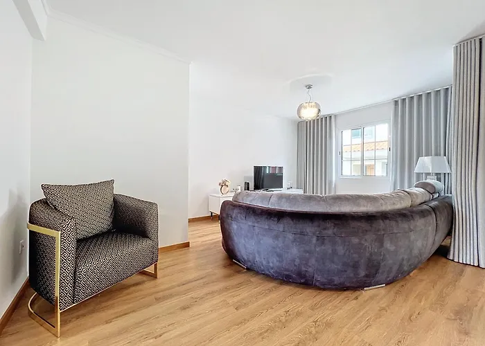 Moradia Uriel * Santa Cruz (Madeira)